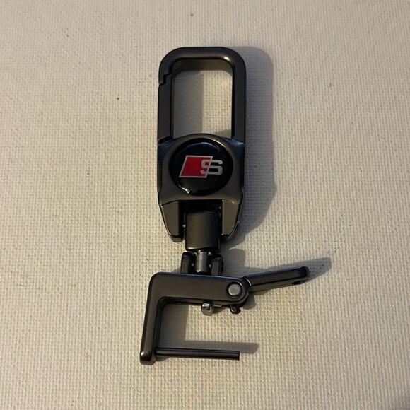 Audi S line Logo Key Fob Keychain in Metal NWT - Picture 3 of 4